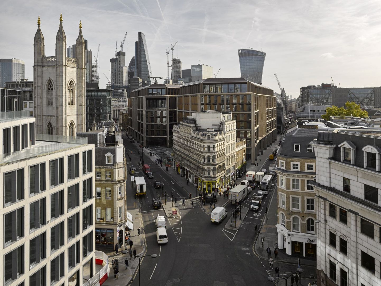 Bloomberg_LDN_Exterior_02_City.jpg