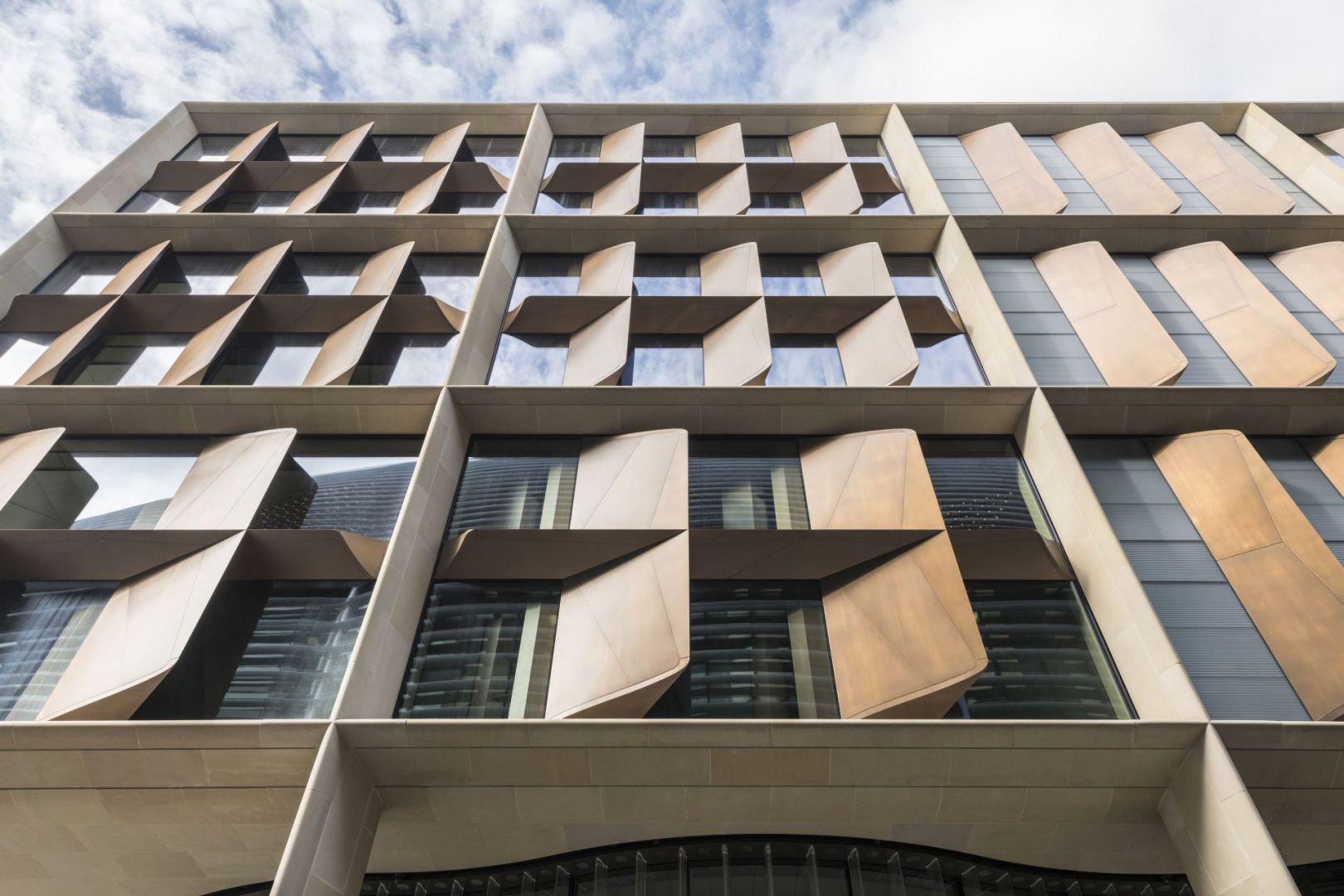 Bloomberg_LDN_Exterior_06_Facade.jpg