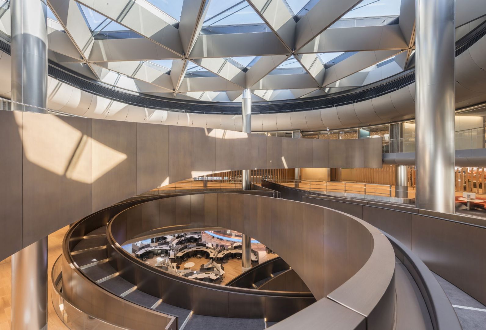 Bloomberg_LDN_Interior_05_Ramp.jpg