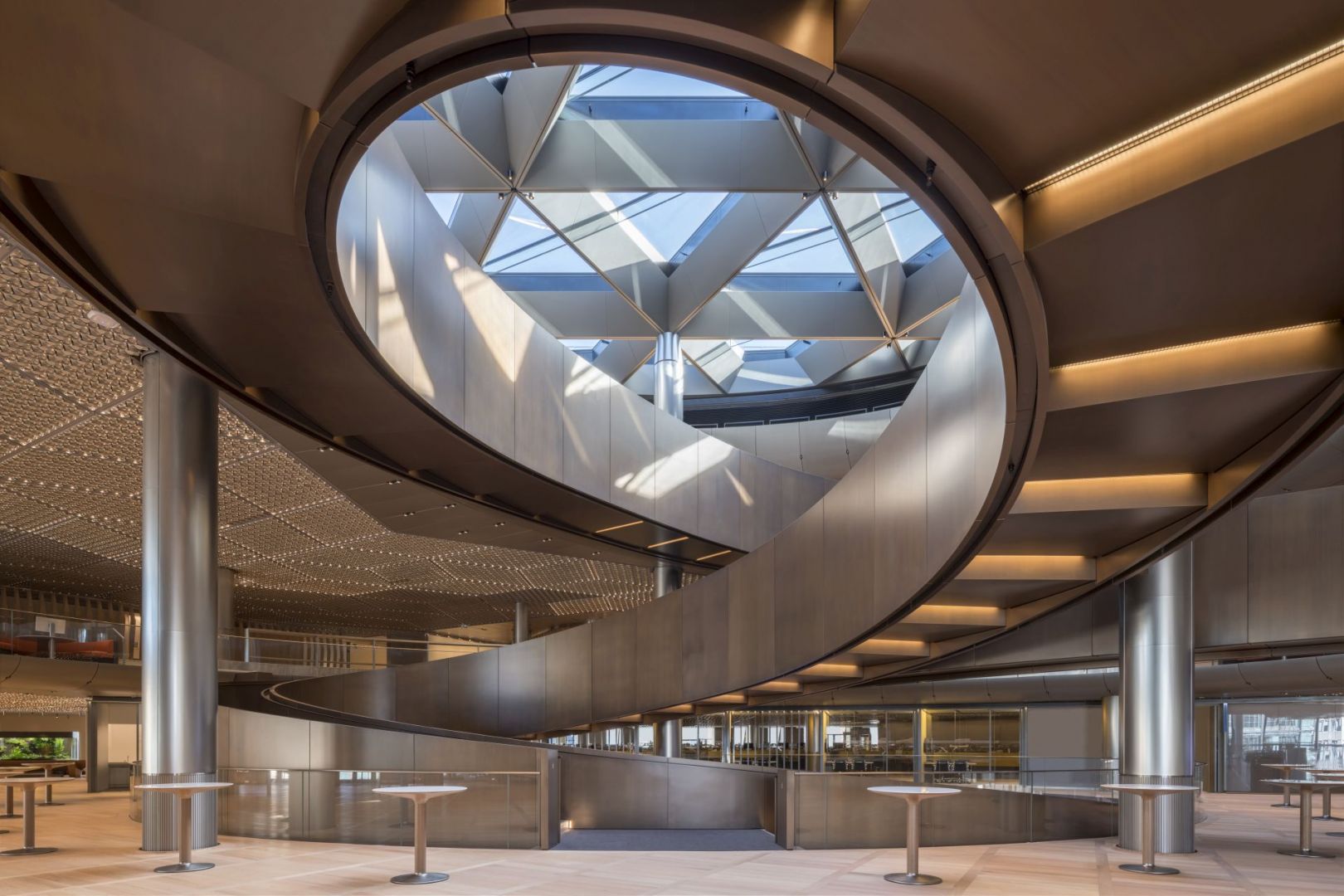 Bloomberg_LDN_Interior_07_Ramp.jpg