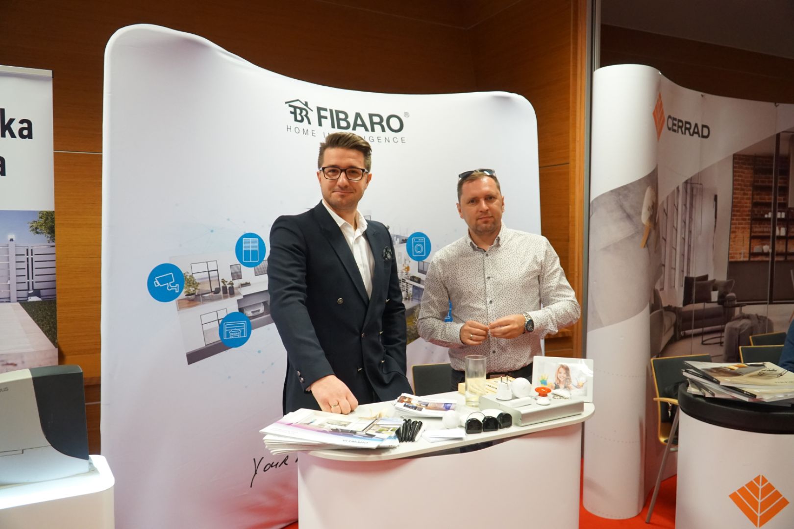 18_Stoisko Partnera Głównego, firmy Fibaro_DSC02177.png