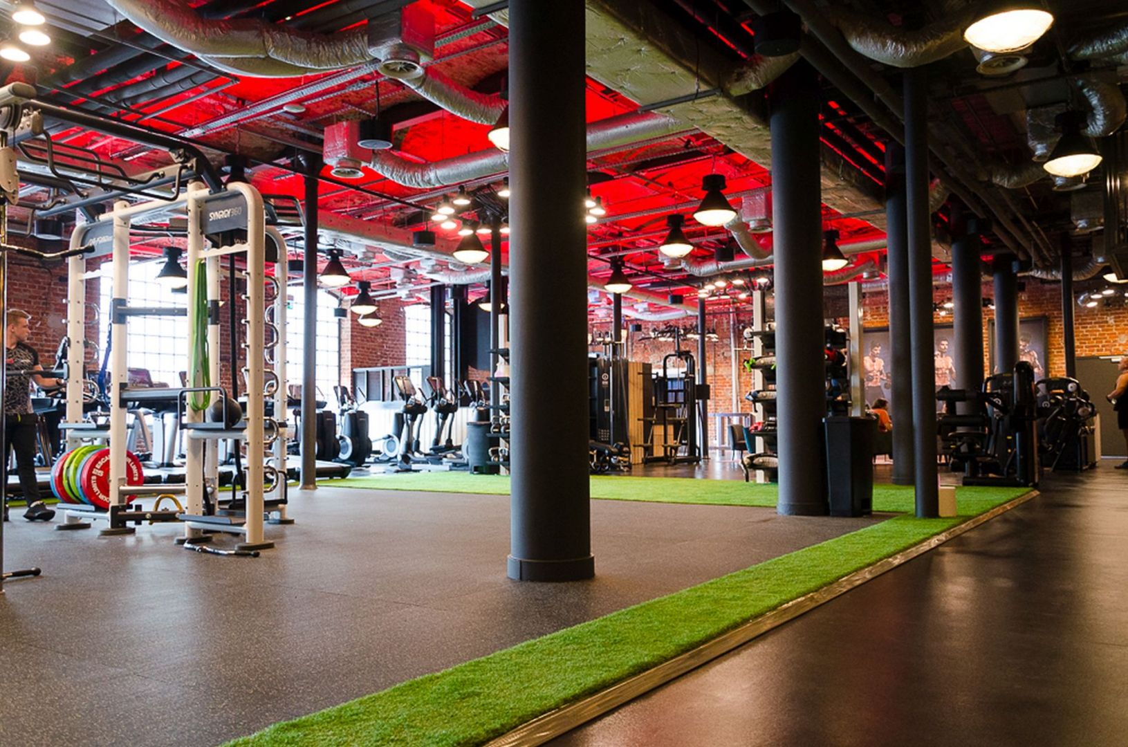 Saturn Fitness 1, źródło Manufaktura.jpg
