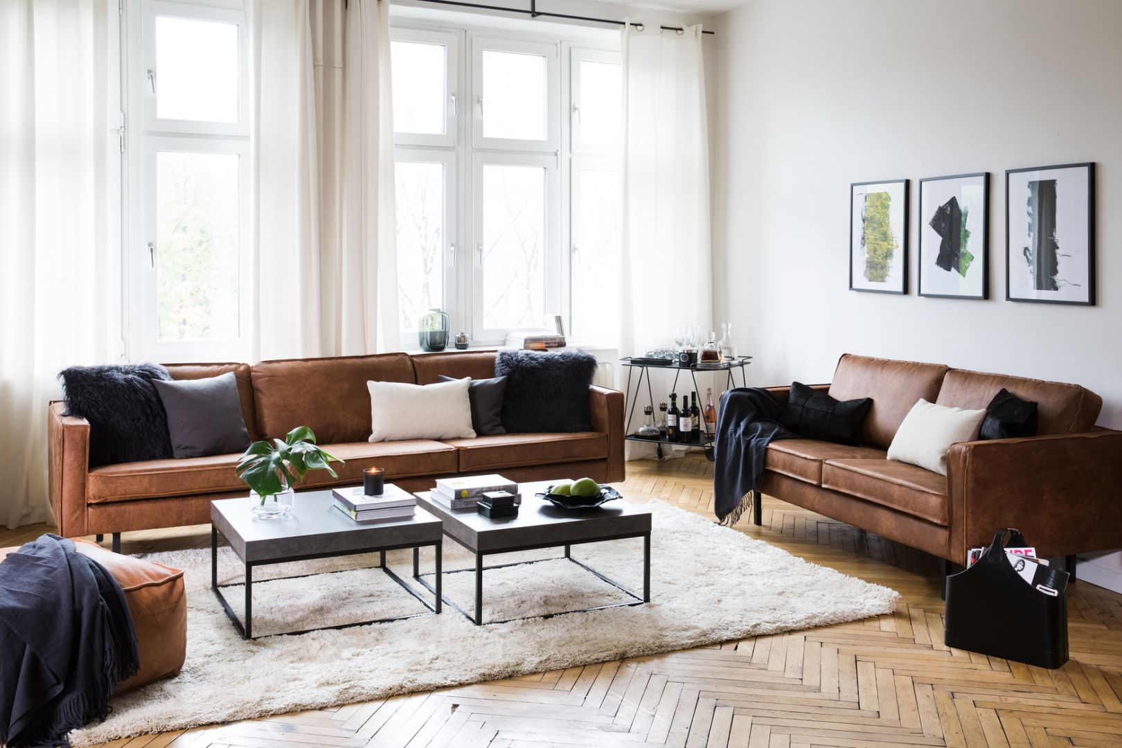 3_Leather chic_zdjęcie aranżacyjne Westwing.jpg