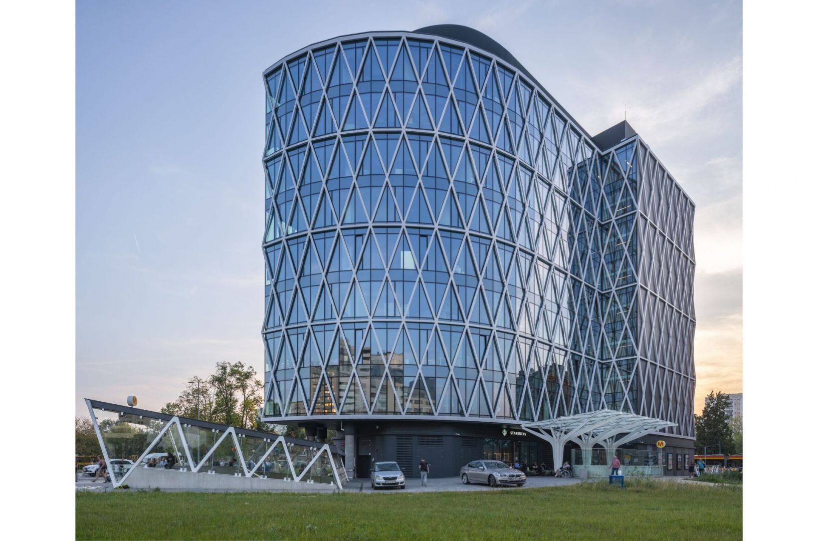 fot. Villa Metro __ fasada ze szkłem Saint-Gobain(2).jpg