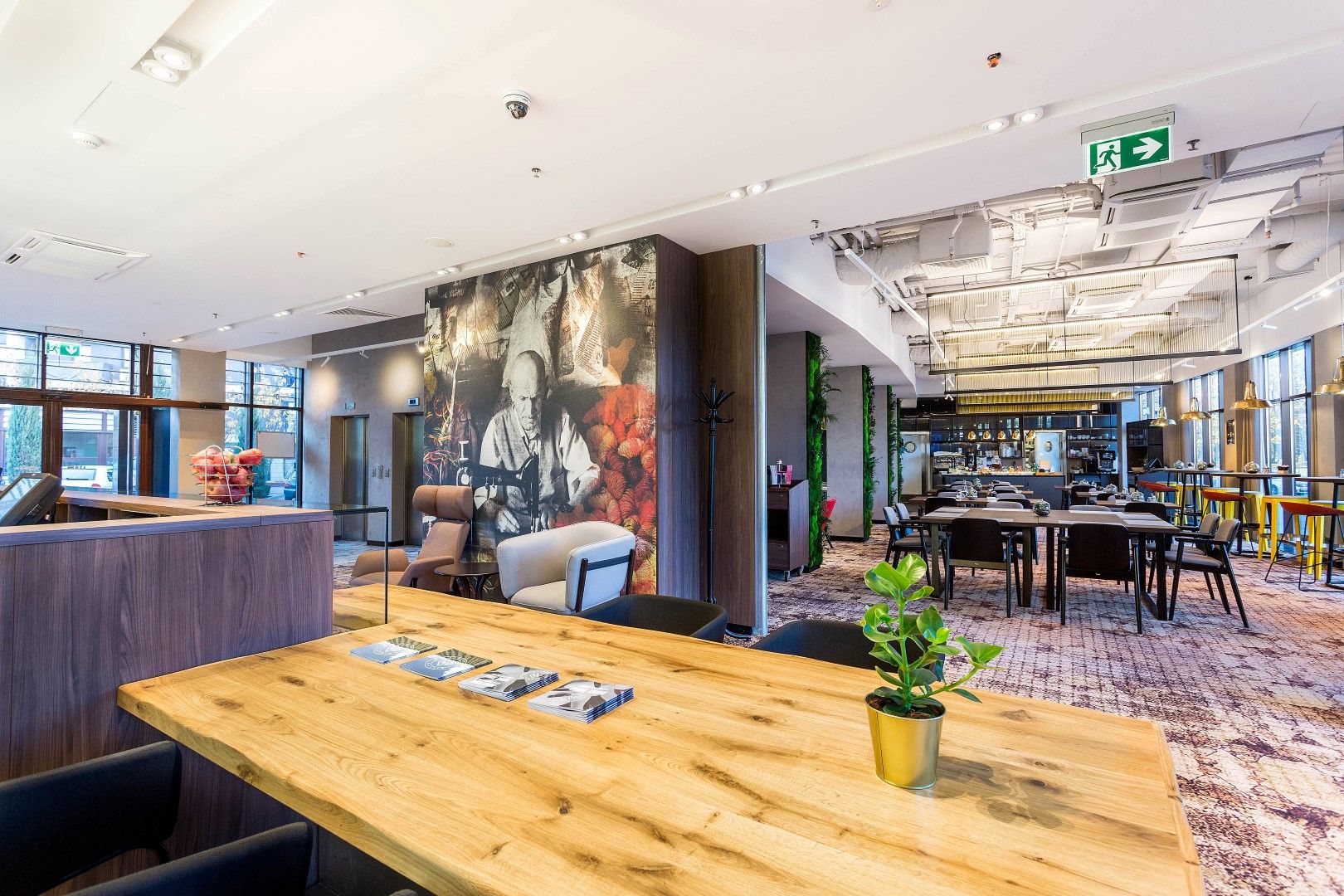 mat. pras. Qubus Hotel Łódź1.jpg