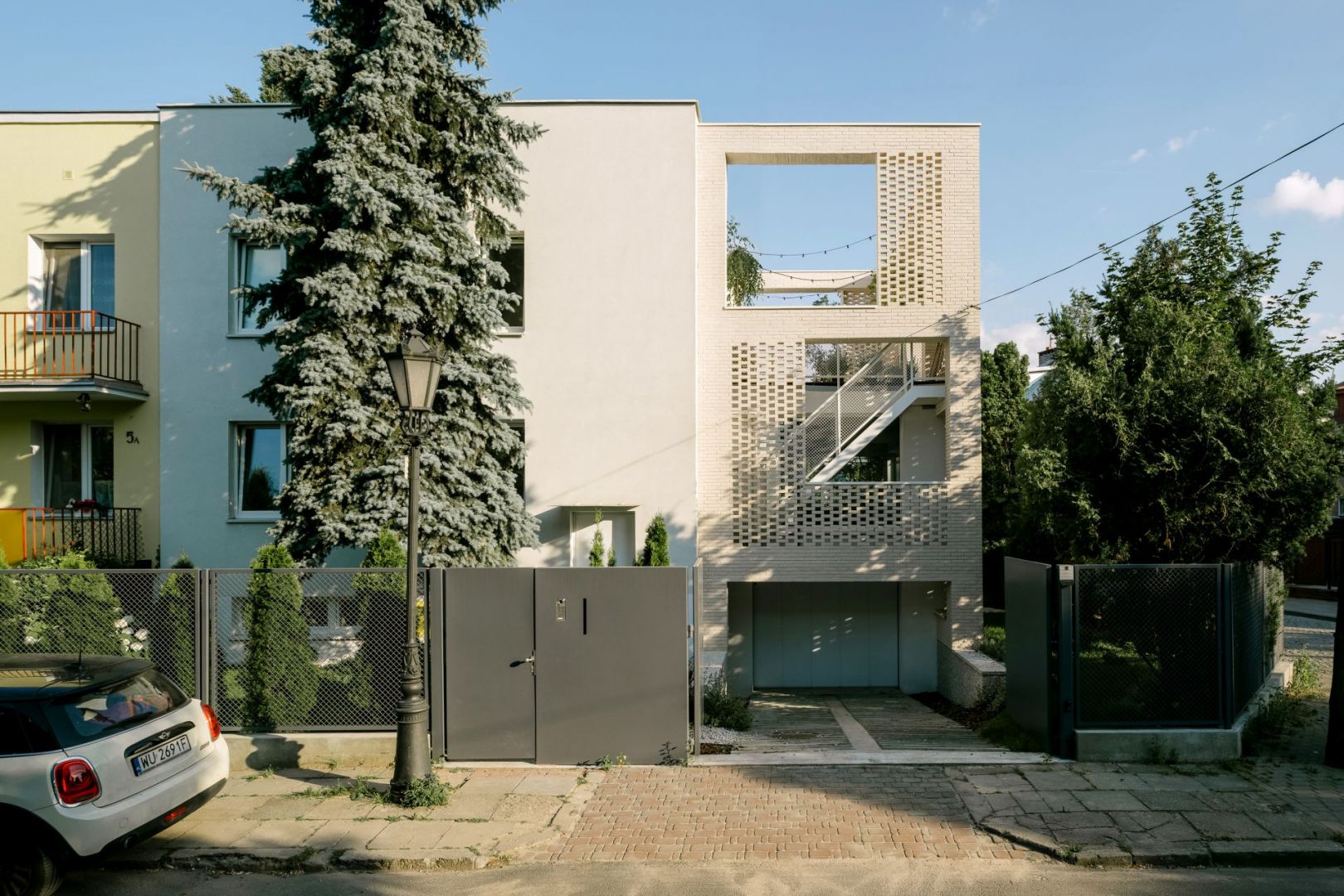 Projekt “Dom dla W” pracowni MFRMGR Architekci.jpg
