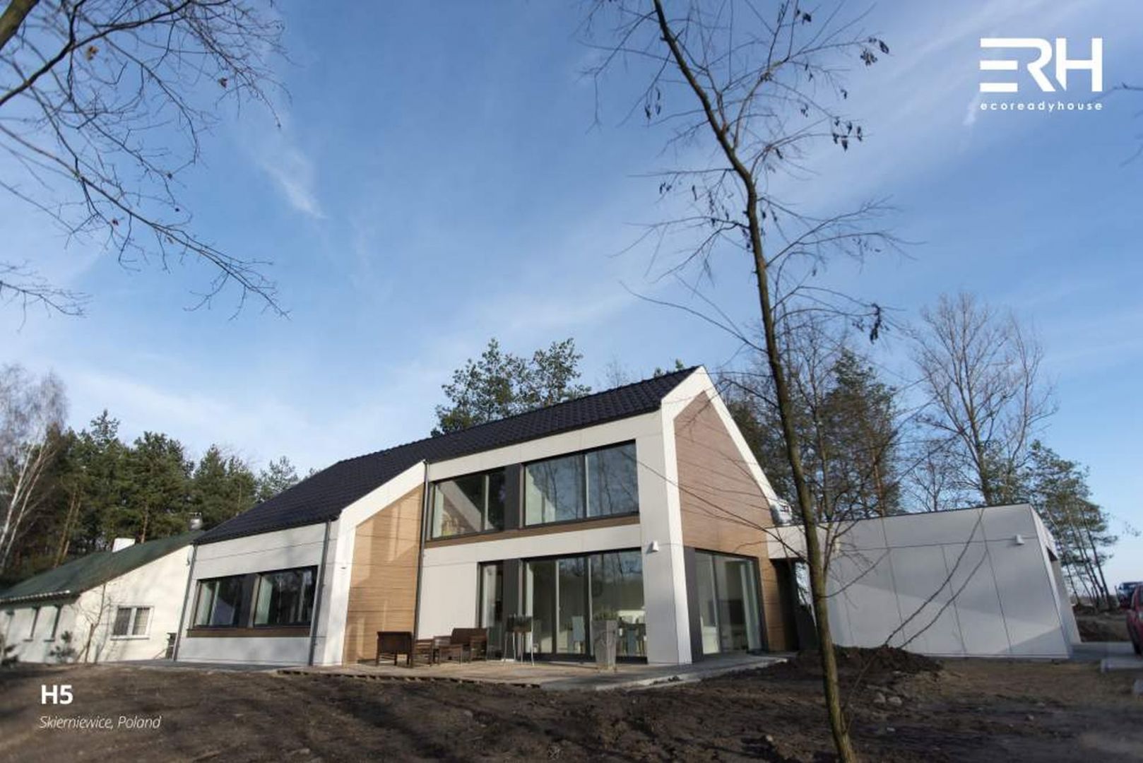 fot._EcoReadyHouse_-_Multi_Comfort_Saint-Gobain_male_2.jpg