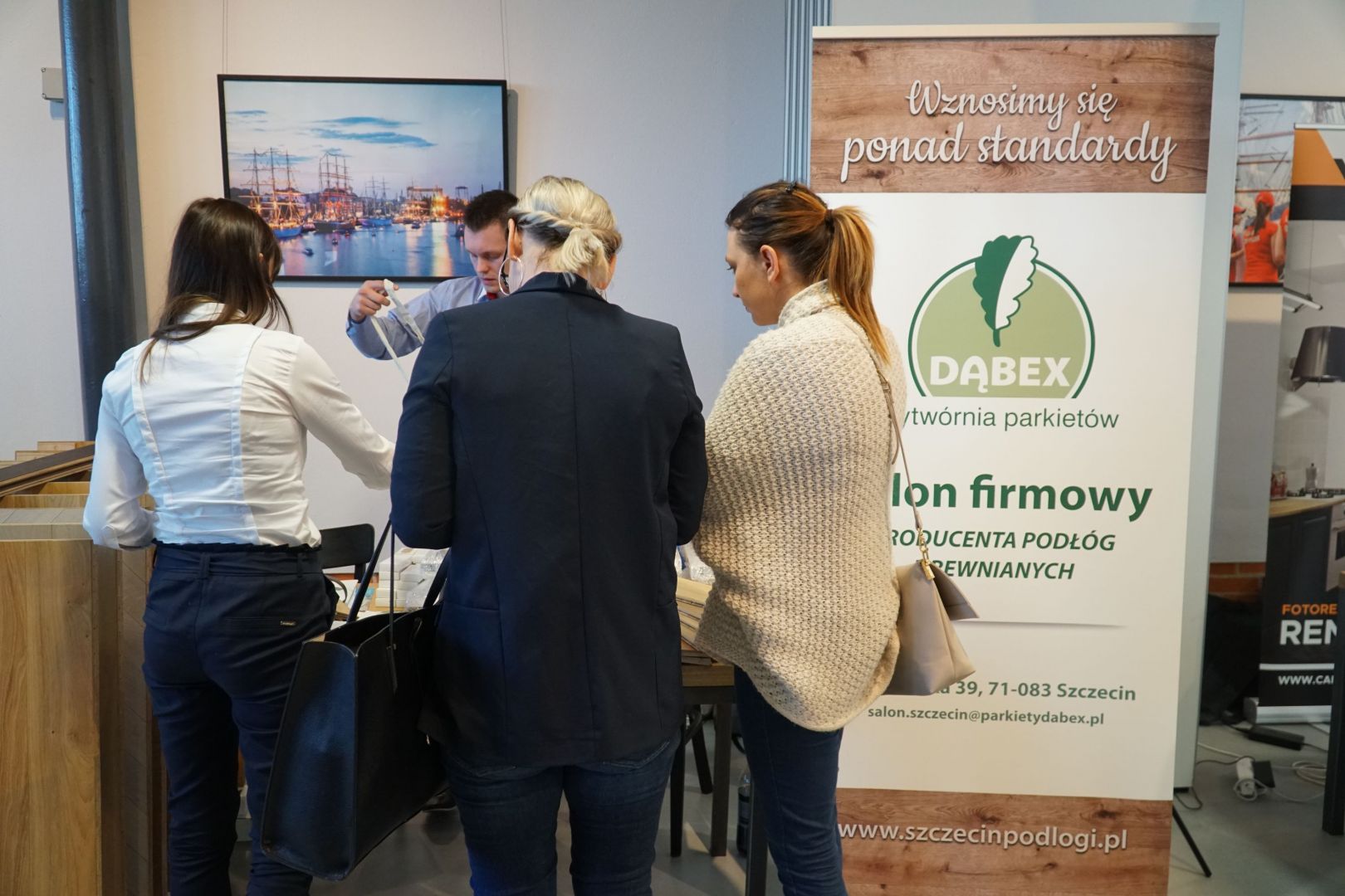 53 Stoisko Wytwórnia Parkietów Dąbex DSC06557.JPG
