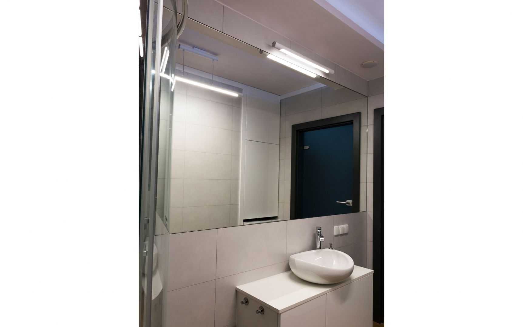 AQForm_bathroom_THIN TUBE_private apartment 2.jpg