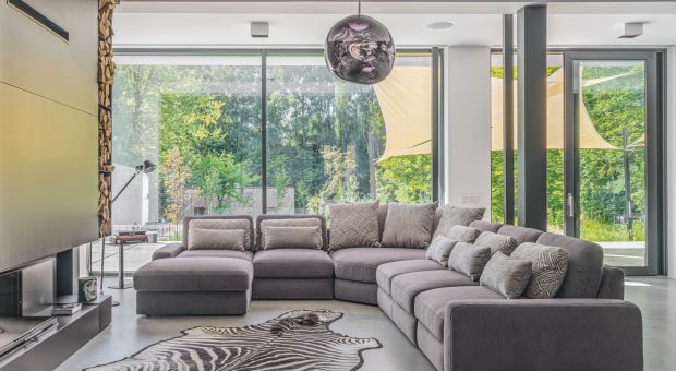 Sofa do salonu: 10 świetnych modułowych kolekcji. Zobacz je!