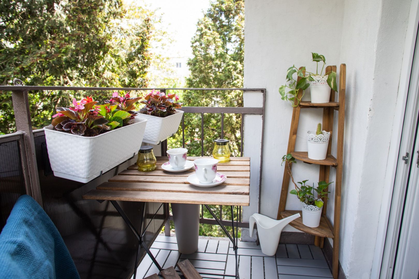 Jak urządzić balkon w bloku? Pomysły i inspiracje. 20 pięknych zdjęć!