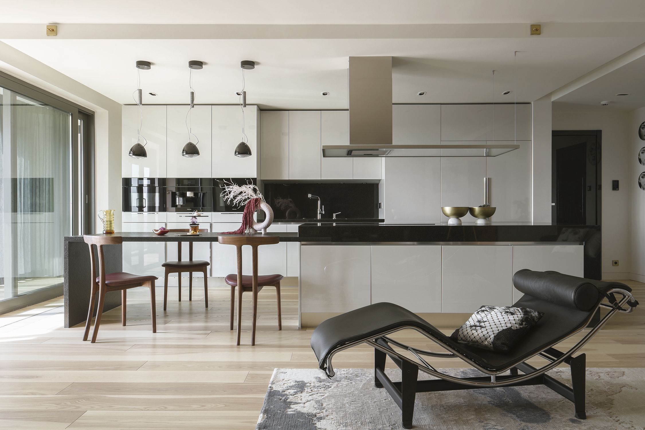 Wnętrze w stylu quiet luxury. 3 pomysły od projektantów, dużo pięknych ...