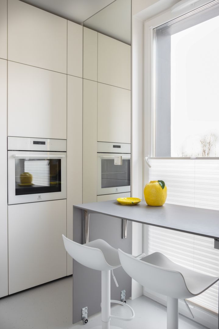 Tak projektantka urządziła 80 m². Kolor żółty w tym mieszkaniu wygląda ...