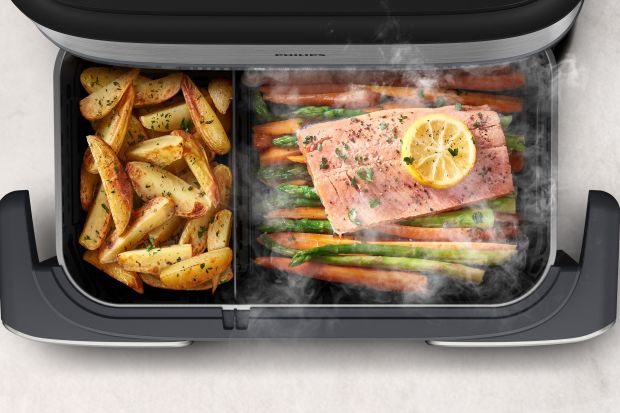 Majówka bez grilla? Ten air fryer robi kiełbaski i warzywa bez dymu