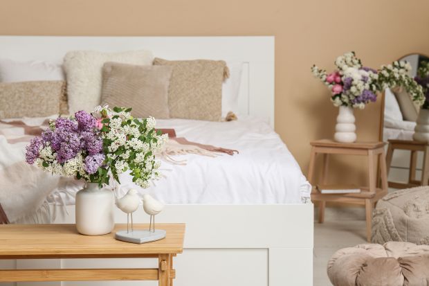 Źle ustawione łóżko psuje sen? Według feng shui najgorsza jest pozycja trumienna